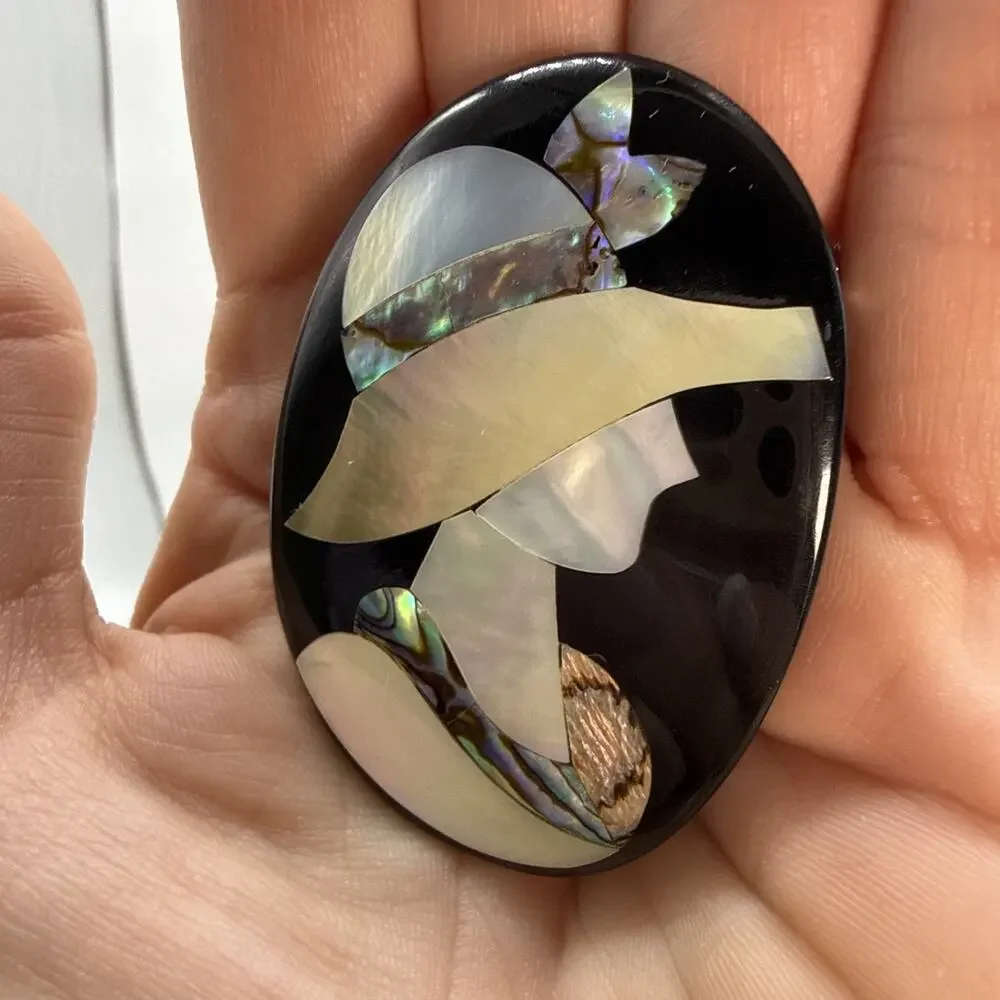 Abalone Pendant Oval Inlaid Lady In Hat